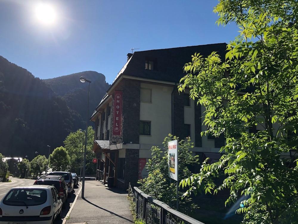 Hotel Palarine Erts Exteriér fotografie